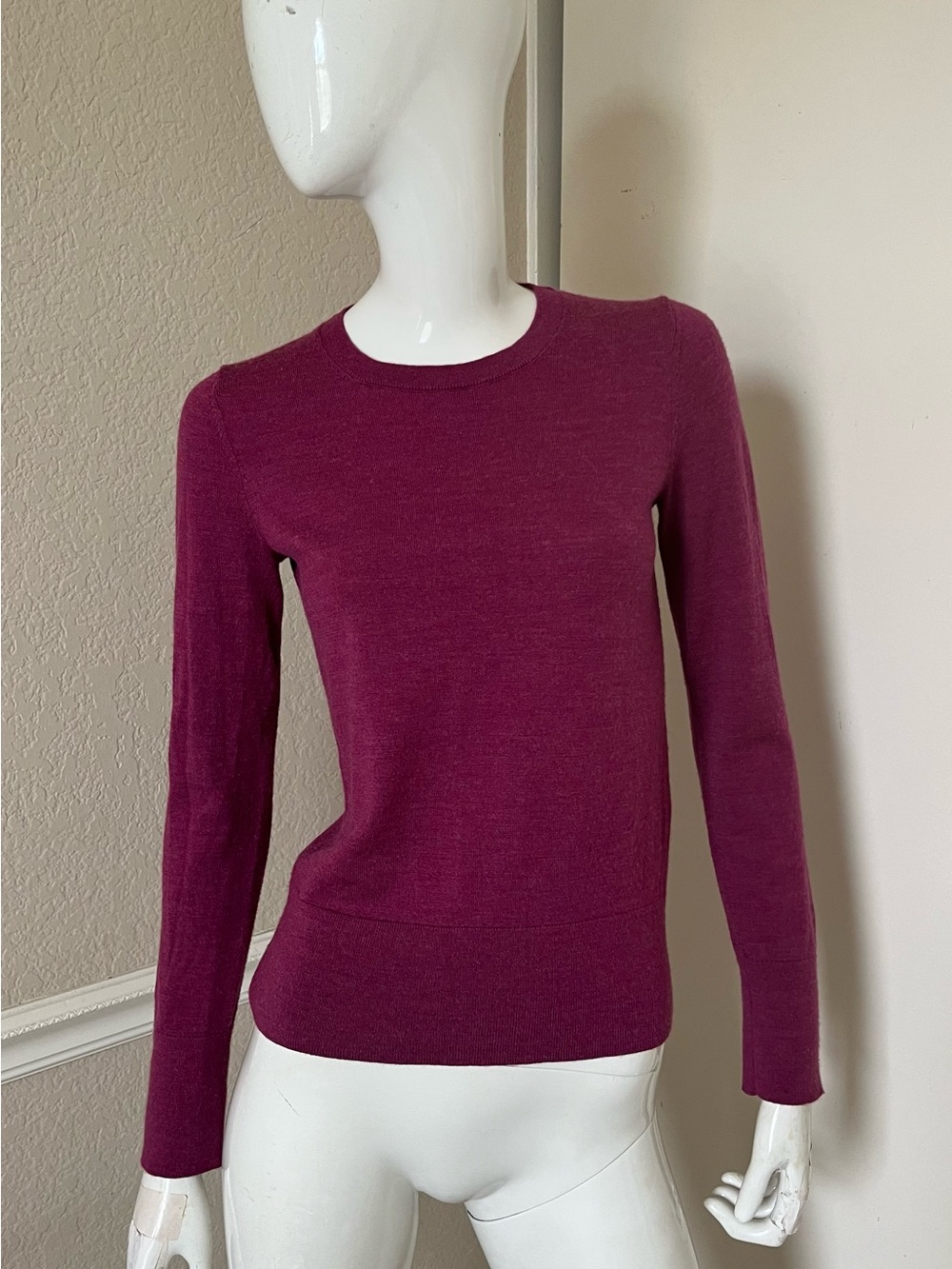 GAP NEW! Magenta 100% Extra Fine Merino Wool Crewneck Sweater in BERRY Sz XS